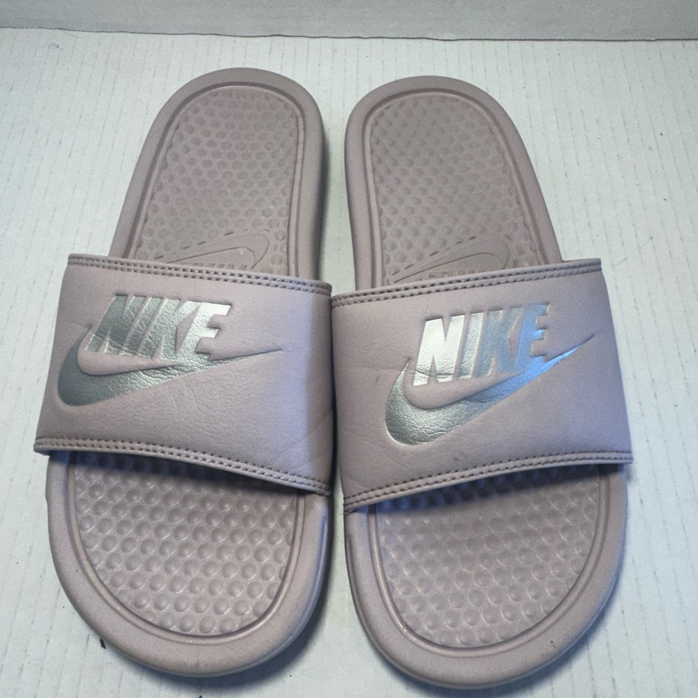 Nike Women’s Benassi JDI padded foot strap slides